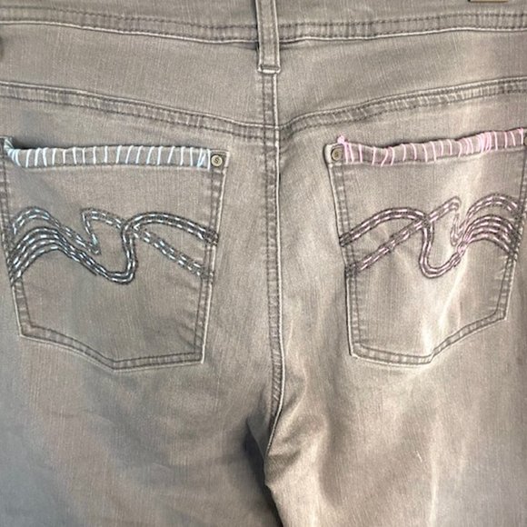 Upcycled Grey Jeans/recycled jeans/embellished jeans/reworked jeans - Picture 8 of 8